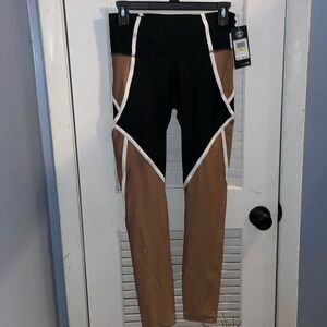 Women’s under  Armour Heatgear Compression high rise Leggings, Size MD